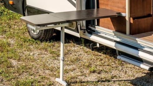 I-type – New bus camper with 4 permanent sleeping places