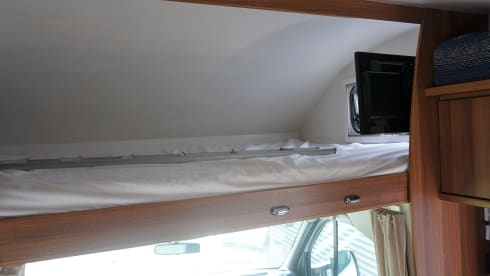 Rimor Katamarano 9 | Alcove | 2013 | 7 places | 3 bunk bed