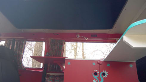 Red Rider – 2p Volkswagen campervan from 2000