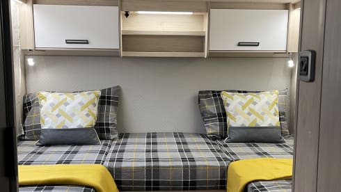 Clan Calder Motorhome – Luxury 4 berth Autotrail Automatic