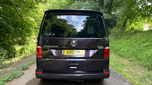 ADDAM – 4 berth Volkswagen bus from 2016