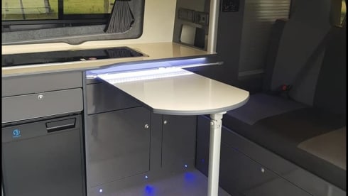 Tommy – 4 berth Ford Transit Custom pop top  campervan 