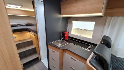 Adria Matrix 670 SL model 2021 (4-5 pers/ fully equipped for vacation)