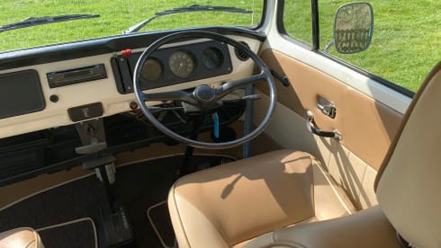 Bertie – Hire Bertie, our 1973 Volkswagen T2 Baywindow Campervan!