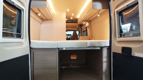 Manoeuvrable camper with 4 sleeping places - Burstner Campeo Roadrunnen C600