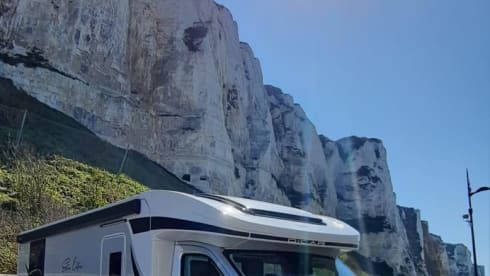 Brand new 5-person McLouis 