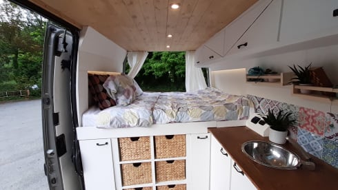 Odette – Cozy Renault Master with necessary facilities