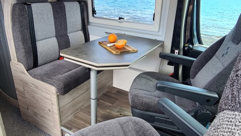 Bigfoot – Campervan, Bravia 636 Swan