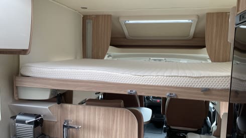 Vrijheid 1 – Bürstner T660 Limited French bed + lifting bed 2021