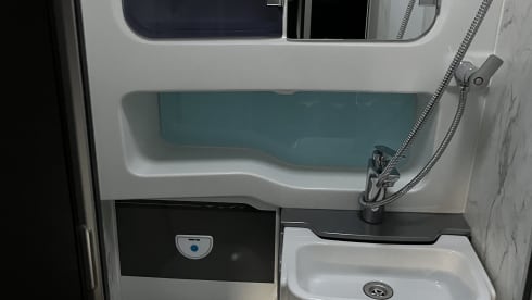 Motorhome – 6 berth Ford swift voyager 485