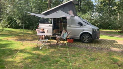 Saampjes – 4/5 Person Volkswagen T5 from 2012