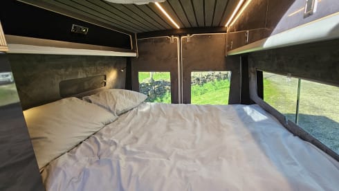 Beresford – 2 berth Mercedes-Benz campervan