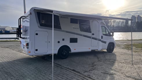 4p Dethleffs semi-integrated from 2015