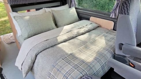 Nuggy – Ford Nugget 5 persoons,  Stoere kampeerbus voor de ultieme roadtrip!