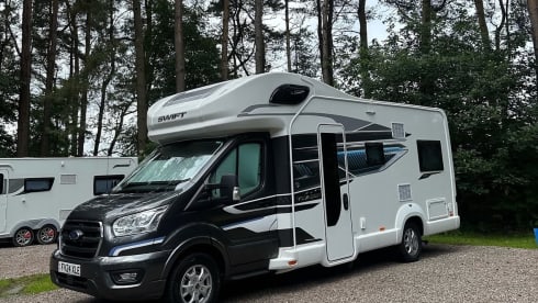 Taylor  – 5 berth Ford voyage 475! 