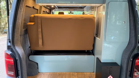 woody – Luxury 4 berth Automatic Volkswagen campervan brand new 2025 conversion 