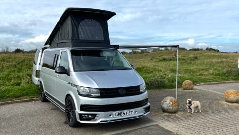 The Onyx – 4 Berth, 5 Seater, VW T6 Highline Campervan