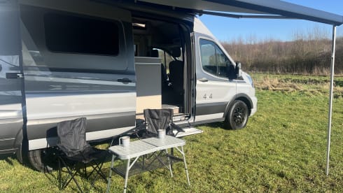 Luxury 6p Mercedes-Benz camper