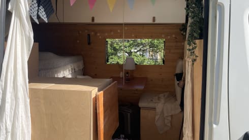 Tutu – Self-sufficient, cozy van in boho style