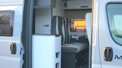 Menfys (1)  – Menfys VAN 3 MAXI S-Line (1) with optional bike rack