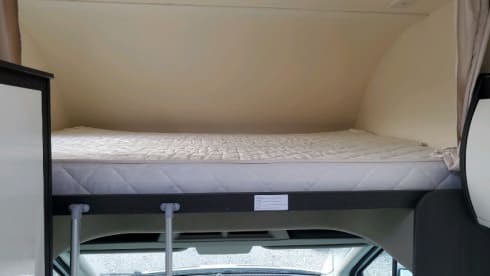 Zefiro 675  – 2024 Roller Team Zefiro 675 automatic 6 berth + 6 seatbelts 