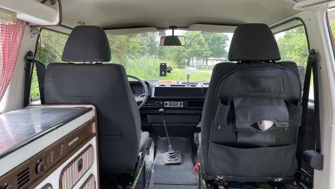 Lana – 2p Volkswagen campervan from 1981