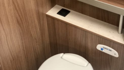 Ooit Is Nu! – Self-sufficient 6 person luxury camper "Ever Is Now"