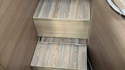 De Vroem Vroem Camper – 4p Bürstner Lyseo Futura TDG690G semi-integrated from 2024!