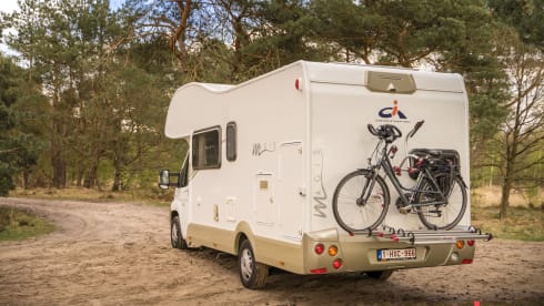 Mobile home with 6 sleeping places - My home is where my camper is