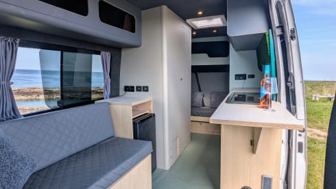 The Wanderer – 4 berth Mercedes-Benz Sprinter Off Grid 2018