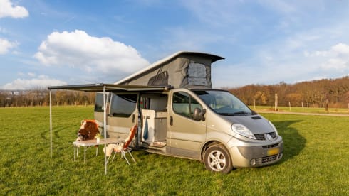Roza – 4p Renault Camperbus from 2011 - suitable for almost any adventure!