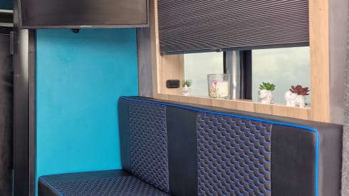 Keegmeister – 5 berth Ford Transit High Top Conversion