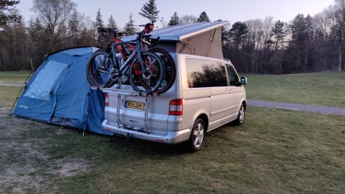 Volkswagen Multivan Camper 4 Person