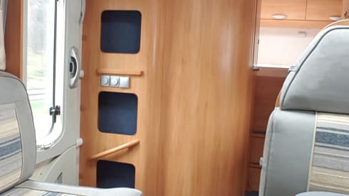BEAUTIFUL SPACIOUS CAMPER