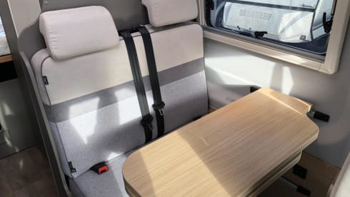 Nieuwe Camperbus Grey Matter – FORD LMC Innovan 590 camper van from 2024 Gray Matter