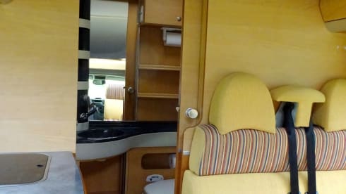 Colorado – Kompakter Camper, kurze Aussenmaße, aber trotzdem mit allem ausgestattet. 