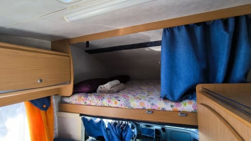 Mycamper – 6-seater attic camper with air conditioning