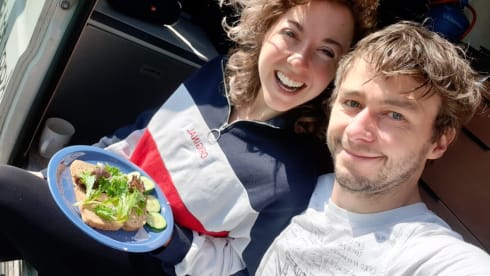 Hippiebus – Handmade really beautiful hippievan with solar panels