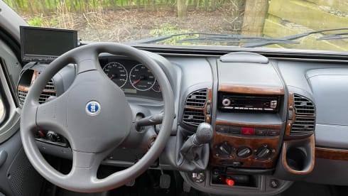 Mooie compacte camper 2/3 persoon