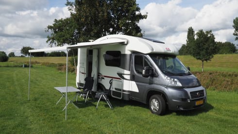 Beautiful compact but spacious camper ADRIA Matrix 590SG