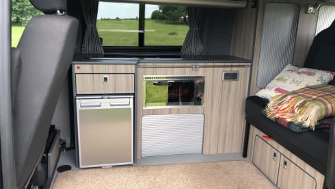 Betty – 2 berth 2018 VW Campervan