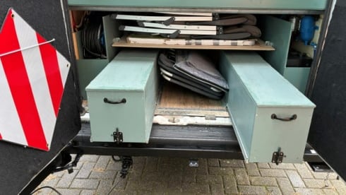 Heunie 1 – Beautiful camper van from 2017 with 2 lengthways beds