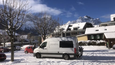 Bully – 2-seater Volkswagen bus from 2014