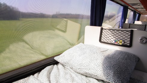 busavonturen – An 8-person touring car camper for your travel adventure