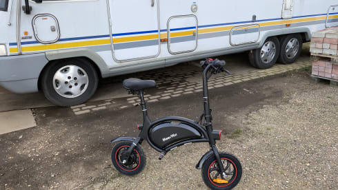 6 persoons winteruitvoering met B rijbewijs  – 6 person Eura Mobil integral from 1996