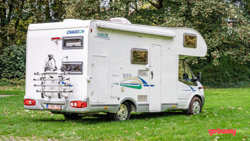  Chausson Flash 03 – Comfortable family camper with bunk beds