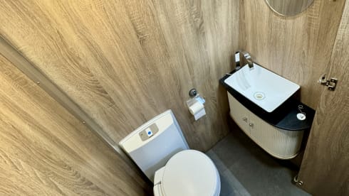 Joy Ride – 2p Volkswagen Crafter from 2010