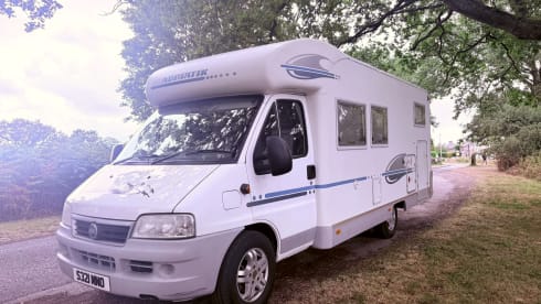 Coral  – Warm & Gezellig Coral - Fiat Adria met 4 slaapplaatsen 