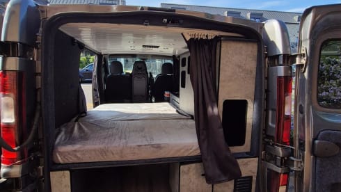NOMAD – 2 berth Renault Trafic 2017 campervan from 2017