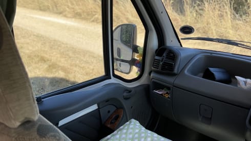 Tali – 4 berth Peugeot bus from 2006